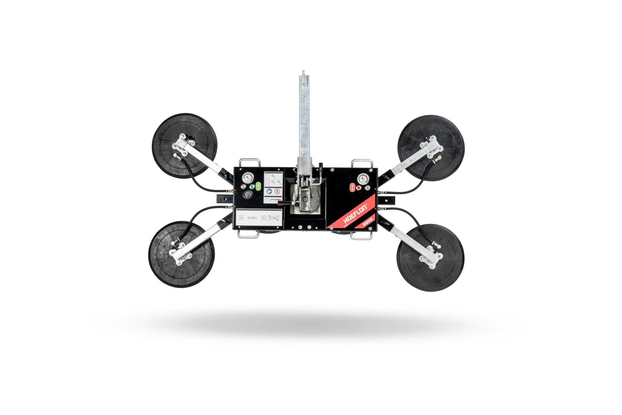 Hoeflon S600 con sistema de vacío para levantar objetos pesados.